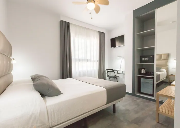 게스트하우스 Bajondillo Cozy (adults Only) 3*